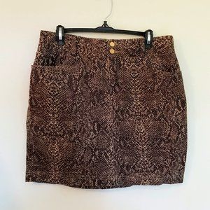 Snakeskin patterned jeans skirt